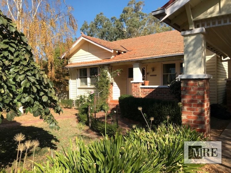 .12 Hunter Street, Mansfield VIC 3722