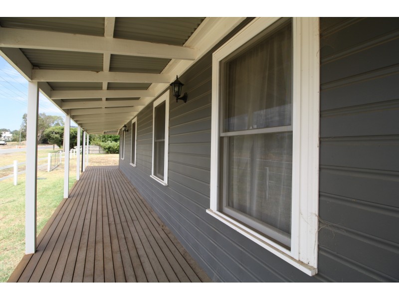 2 Hunter Street, Mansfield VIC 3722