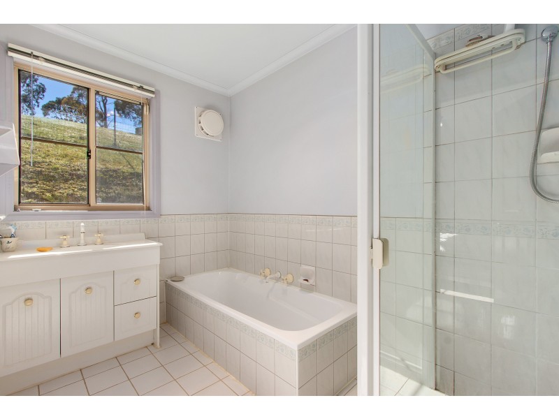 99 Kiernans Road, Bonnie Doon VIC 3720