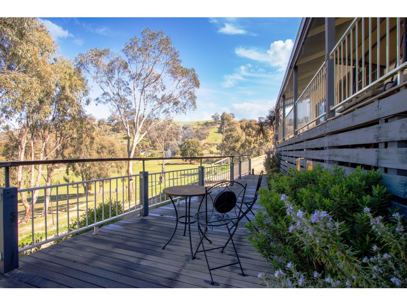 99 Kiernans Road, Bonnie Doon VIC 3720