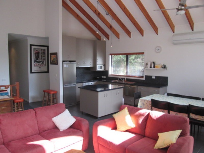 3 Purcell Dve, Merrijig VIC 3723