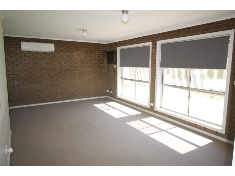 2/11 Early Street, Mansfield VIC 3722