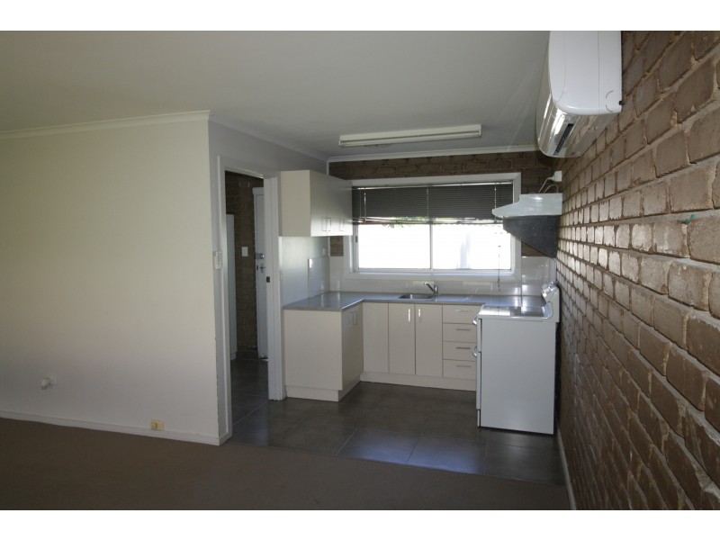 2/11 Early Street, Mansfield VIC 3722