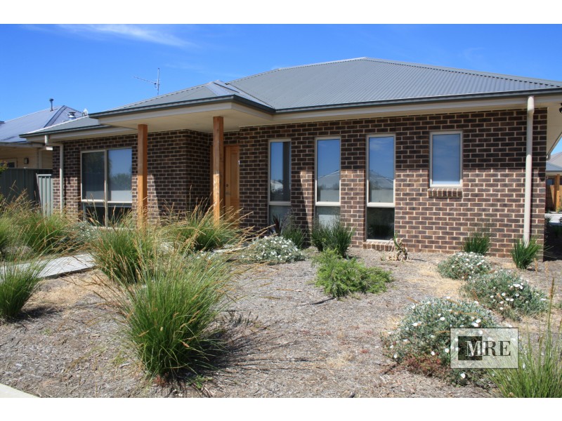 1/18 Kidston Parade, Mansfield VIC 3722