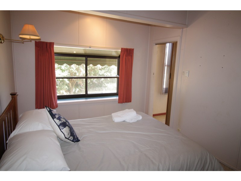 1 Catherine Street, Goughs Bay VIC 3723