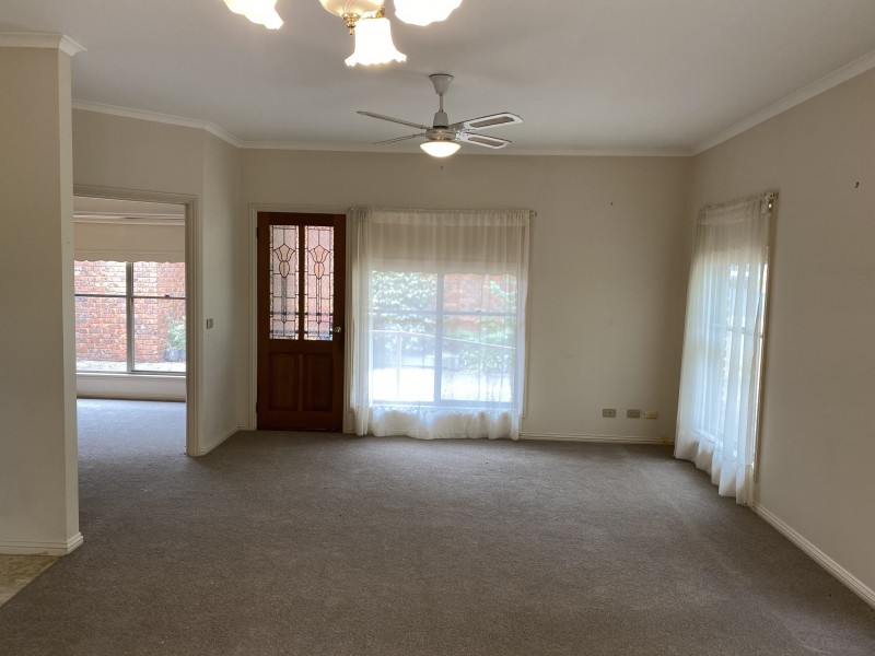 1a Somerset Crescent, Mansfield VIC 3722