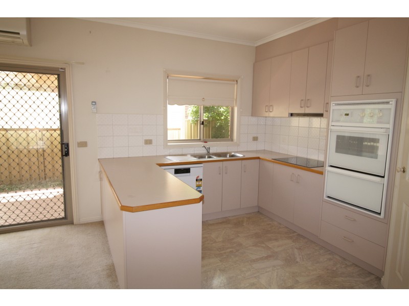 1a Somerset Crescent, Mansfield VIC 3722