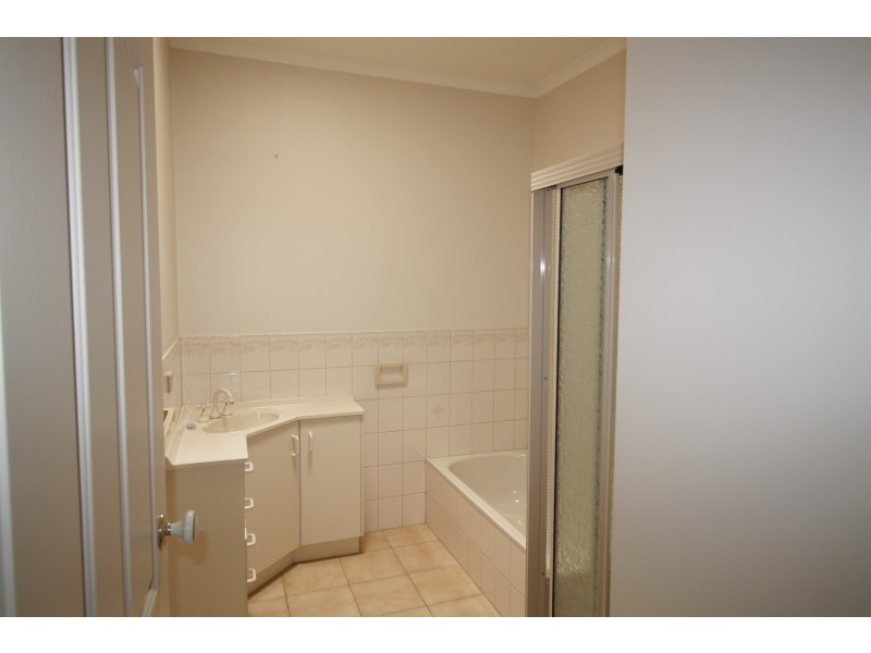 1a Somerset Crescent, Mansfield VIC 3722