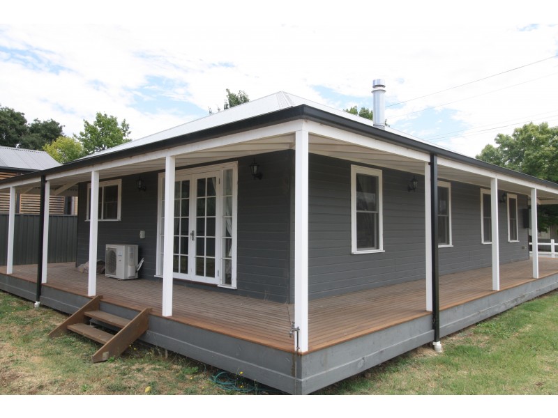 2 Hunter Street, Mansfield VIC 3722