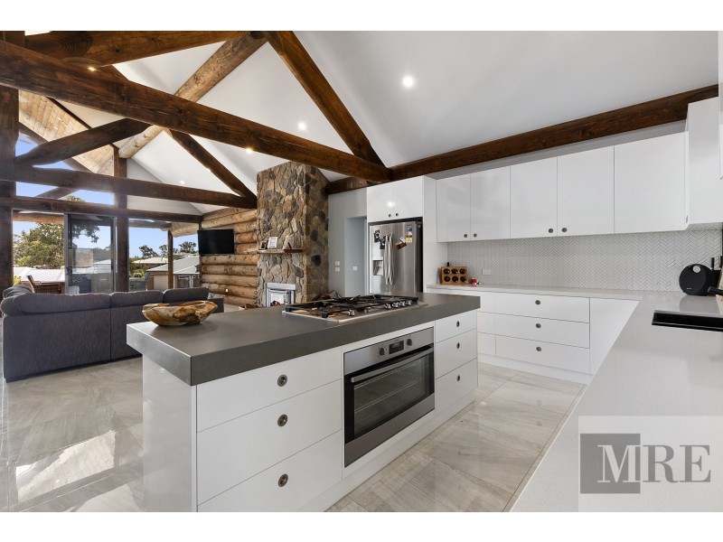 1 Lomandra Way, Mansfield VIC 3722