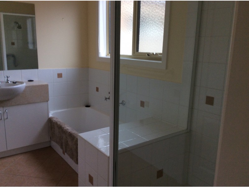 2/63 Cambridge Drive, Mansfield VIC 3722