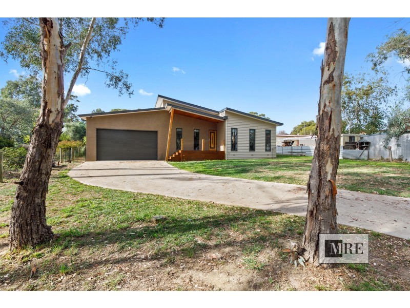 51 Arnot Street, Bonnie Doon VIC 3720