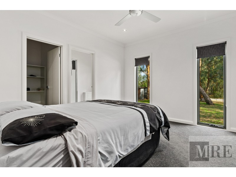 51 Arnot Street, Bonnie Doon VIC 3720