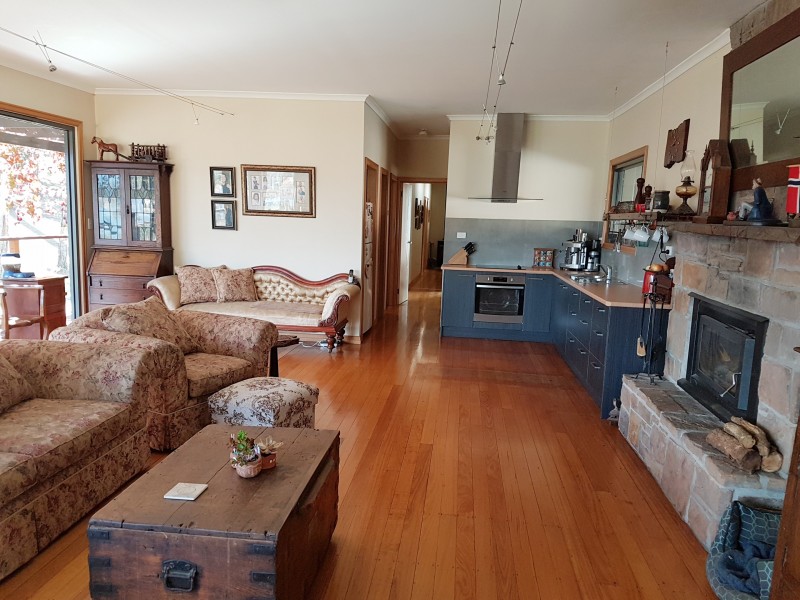 77 Willowlake Drive (Macs Cove), Mansfield VIC 3722