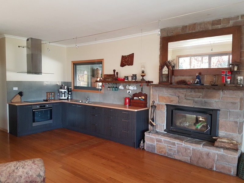 77 Willowlake Drive (Macs Cove), Mansfield VIC 3722