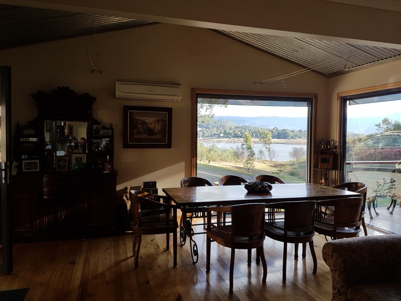 77 Willowlake Drive (Macs Cove), Mansfield VIC 3722