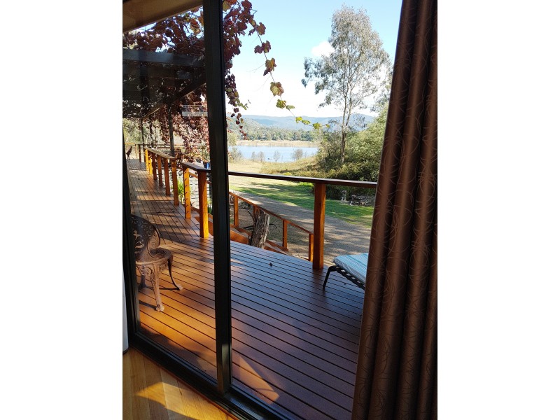 77 Willowlake Drive (Macs Cove), Mansfield VIC 3722