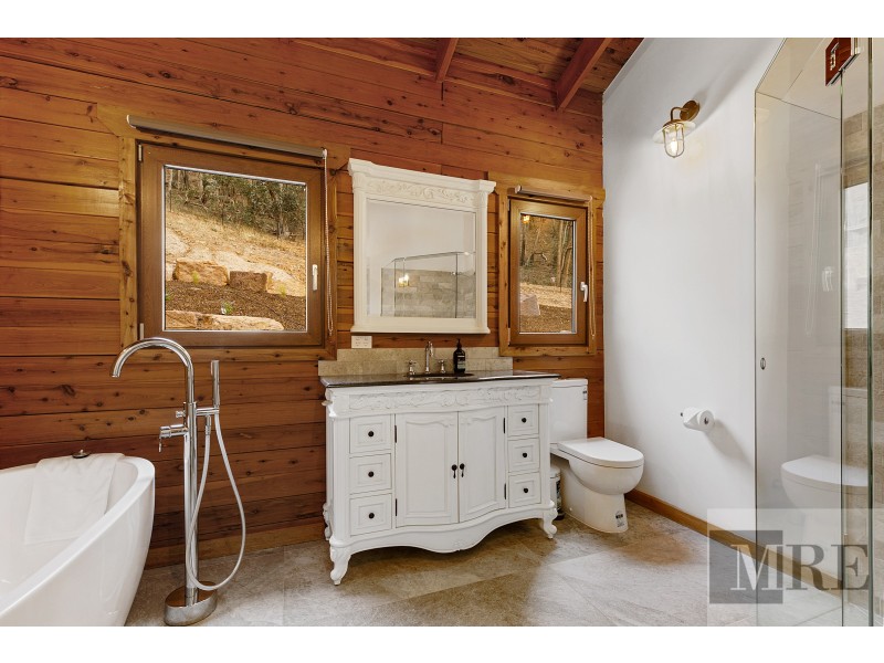 757 Sonnberg Drive, Bonnie Doon VIC 3720