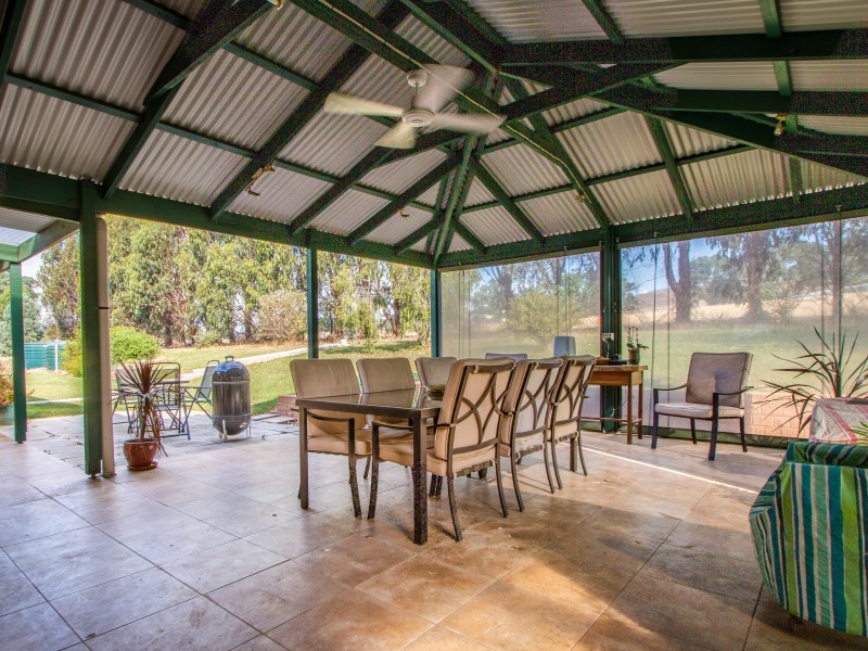 .989 Howes Creek Road, Mansfield VIC 3722