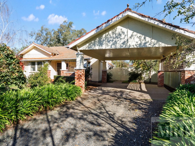 12 Hunter Street, Mansfield VIC 3722