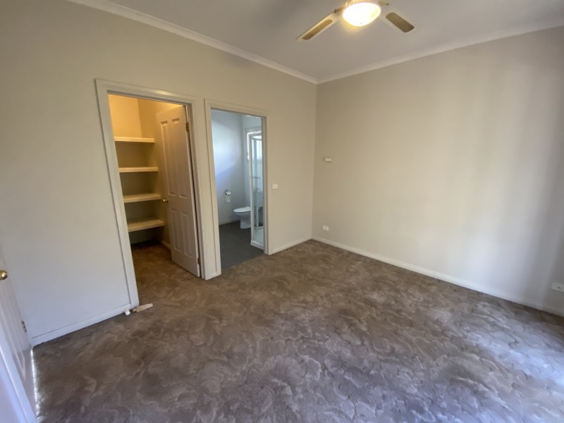 2/37 Somerset Crescent, Mansfield VIC 3722