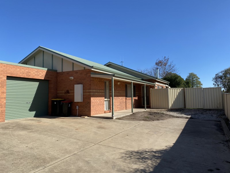 2/37 Somerset Crescent, Mansfield VIC 3722