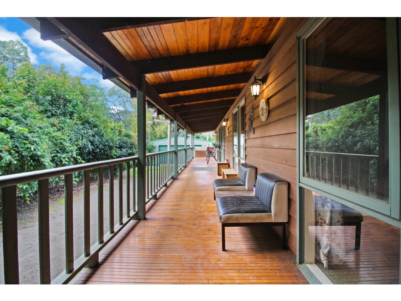 16 Glen Avenue, Jamieson VIC 3723