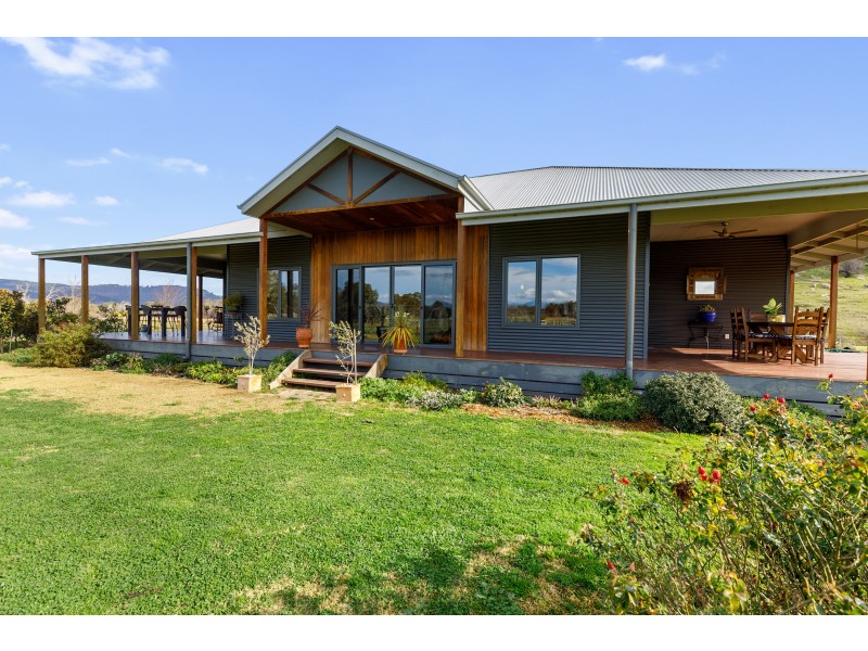 67 Graves Road, Mansfield VIC 3722