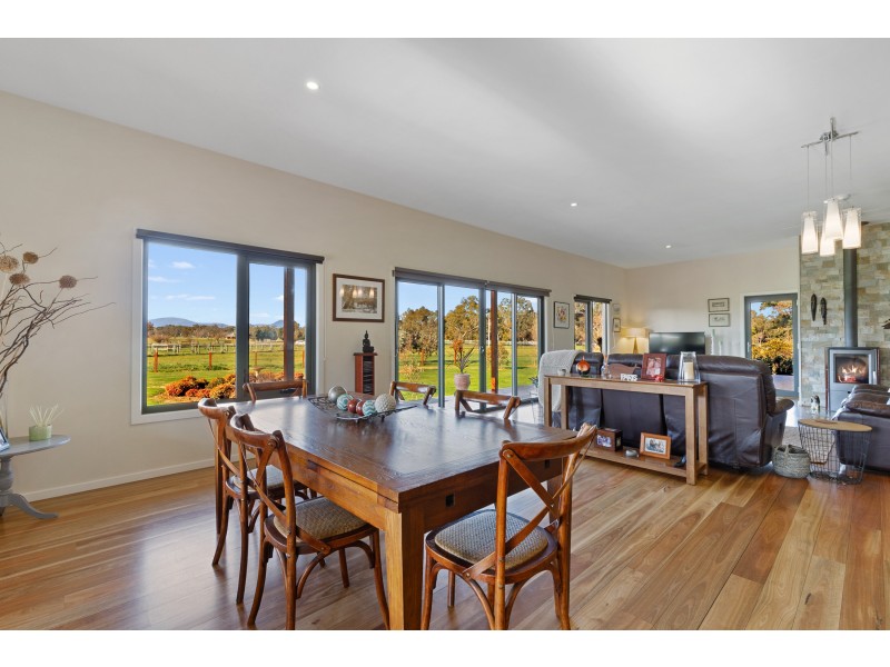 67 Graves Road, Mansfield VIC 3722