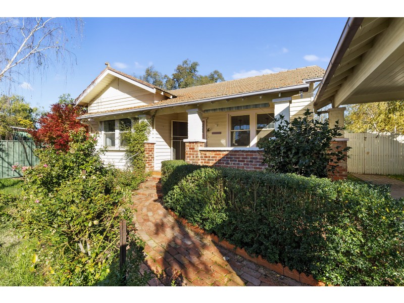 12 Hunter Street, Mansfield VIC 3722