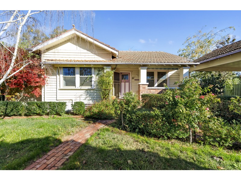 12 Hunter Street, Mansfield VIC 3722