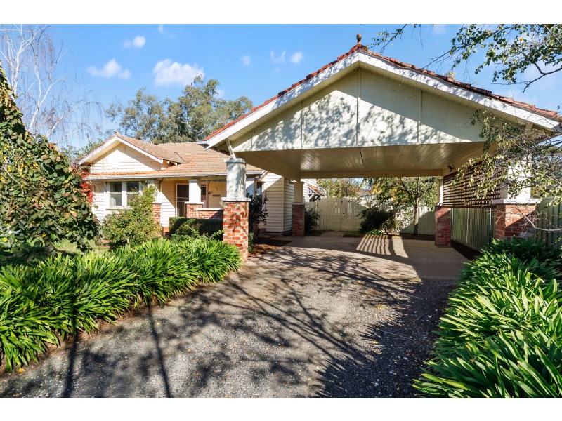 12 Hunter Street, Mansfield VIC 3722