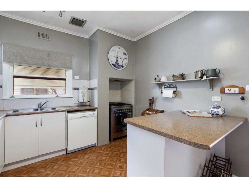 14 Finlason Street, Mansfield VIC 3722