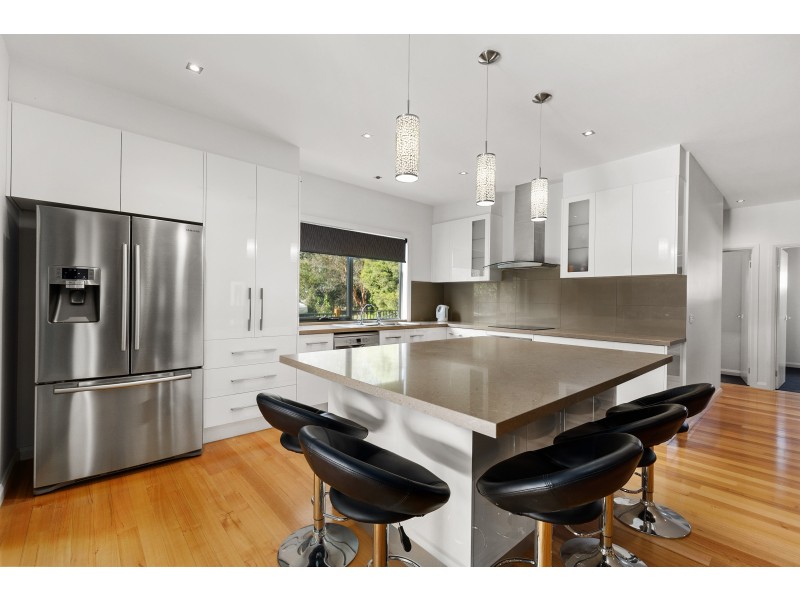 51 Arnot Street, Bonnie Doon VIC 3720