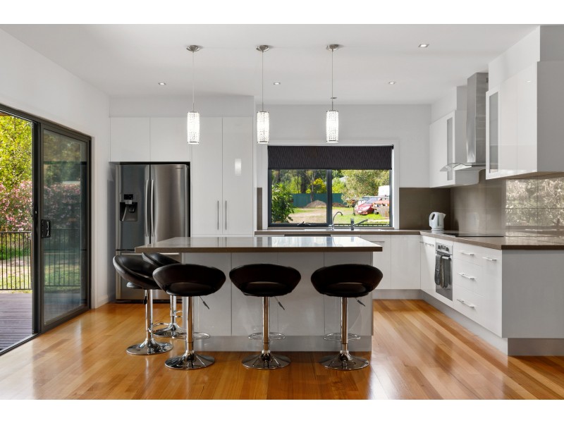 51 Arnot Street, Bonnie Doon VIC 3720