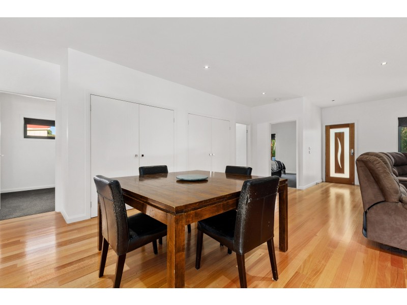 51 Arnot Street, Bonnie Doon VIC 3720