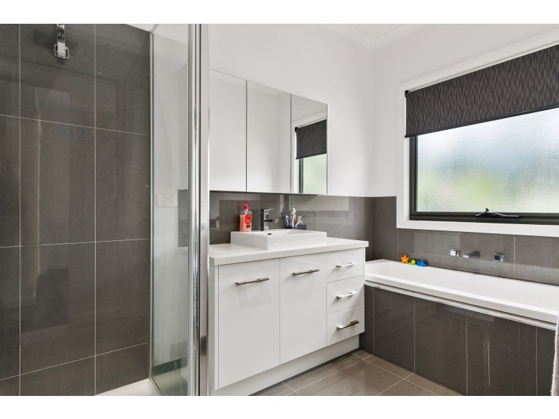 51 Arnot Street, Bonnie Doon VIC 3720