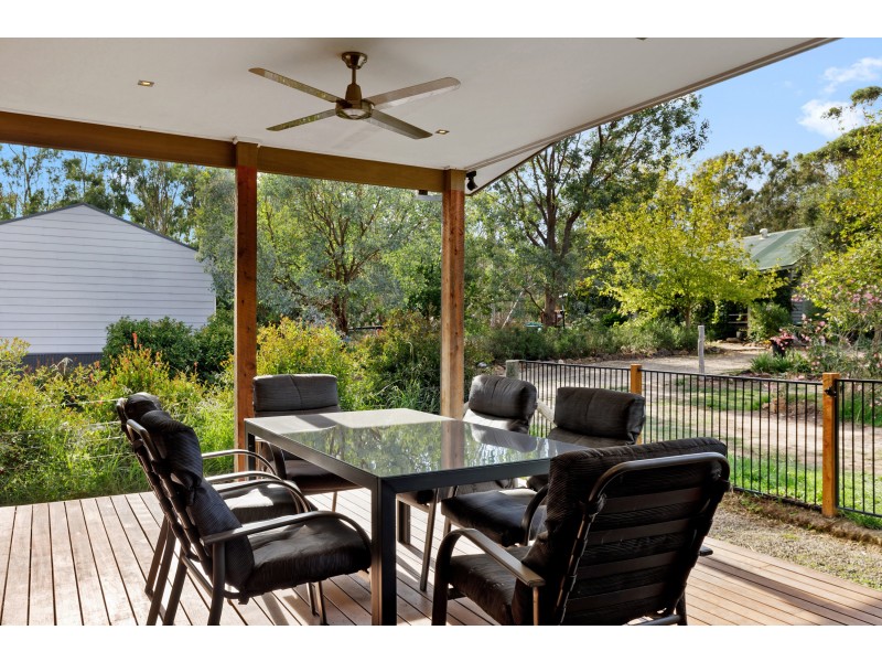 51 Arnot Street, Bonnie Doon VIC 3720