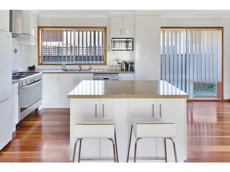 5 Somerset Crescent, Mansfield VIC 3722