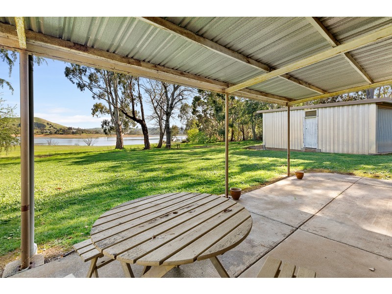 290 Hutchinsons Road, Bonnie Doon VIC 3720