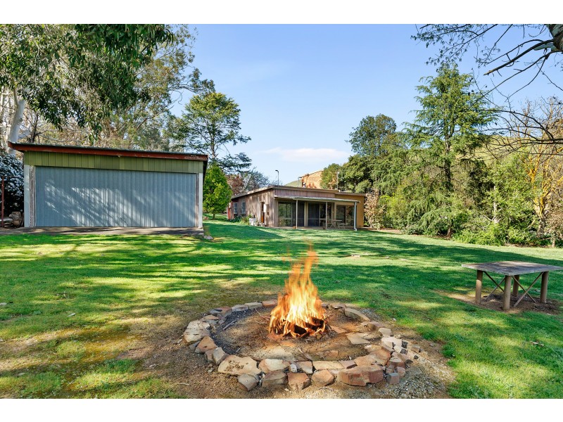 290 Hutchinsons Road, Bonnie Doon VIC 3720