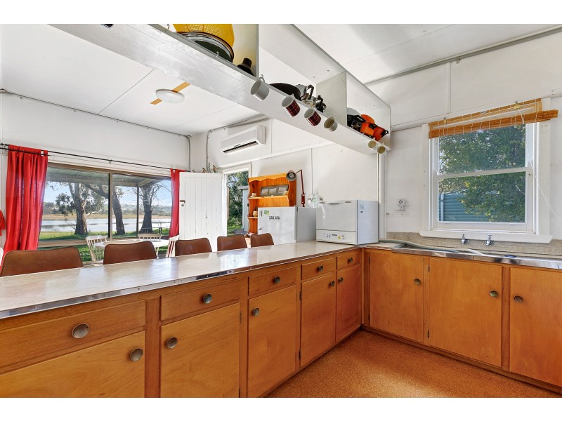 290 Hutchinsons Road, Bonnie Doon VIC 3720