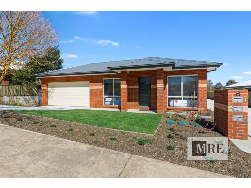 1/8 Somerset Crescent, Mansfield VIC 3722