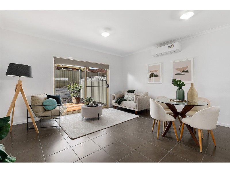 1/8 Somerset Crescent, Mansfield VIC 3722