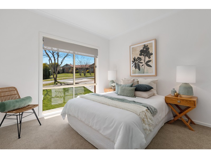 1/8 Somerset Crescent, Mansfield VIC 3722