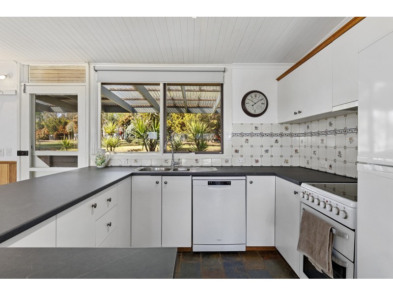 534 Howes Creek Road, Mansfield VIC 3722