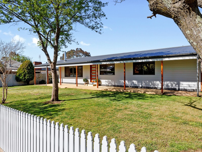 22 Reynolds Street, Mansfield VIC 3722