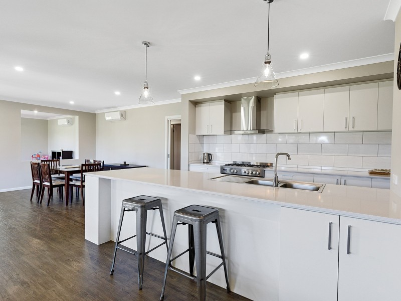 14 Saddle Court, Mansfield VIC 3722