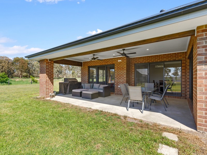 14 Saddle Court, Mansfield VIC 3722