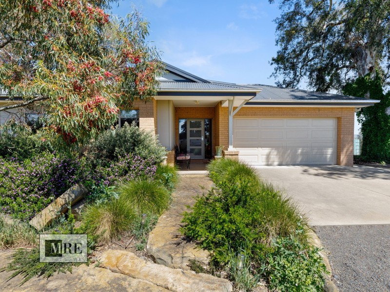 6 Donovans Way, Mansfield VIC 3722
